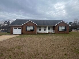 4460 Maxie St in Dalzell, SC - Building Photo