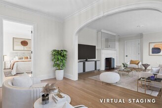 1070 Whitney Ave in Hamden, CT - Foto de edificio - Building Photo