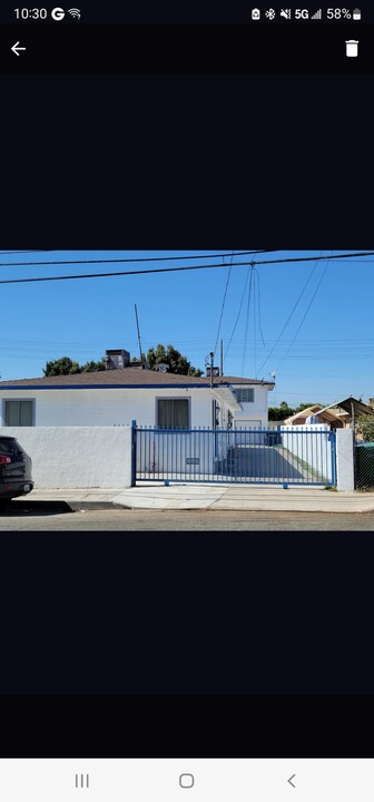 10507 S Inglewood Ave in Inglewood, CA - Building Photo