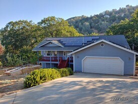 17713 Deer Hill Rd in Hidden Valley Lake, CA - Building Photo