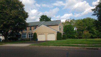596 Wrensong Rd, Unit A in Yardley, PA - Building Photo