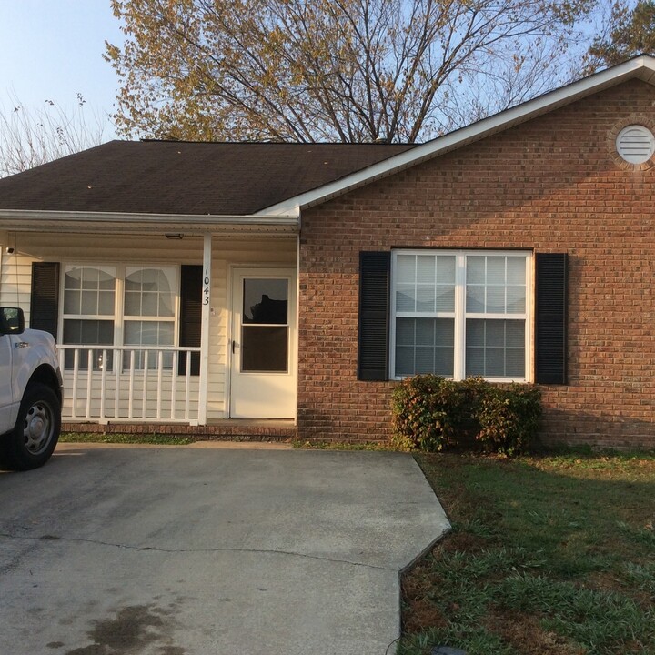 1043 Park Meadow Dr in Rock Hill, SC - Building Photo