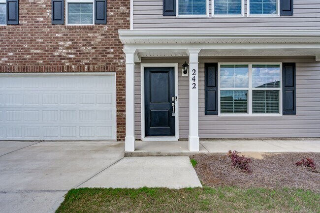 242 Carrington Dr in Lugoff, SC - Building Photo - Building Photo