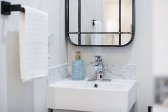 364 Rathburn Rd in Toronto, ON - Building Photo - Building Photo