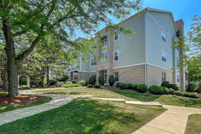 1307 W Lake St in Addison, IL - Building Photo - Building Photo