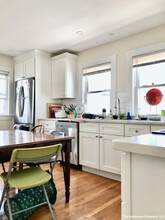 236 Cedar St, Unit 3 in Somerville, MA - Building Photo - Building Photo