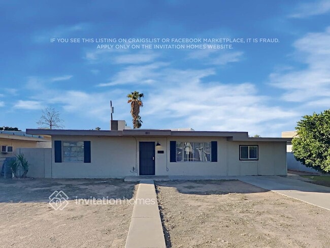 property at 1811 E Clarendon Ave