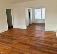 545 74th St in Miami Beach, FL - Building Photo