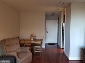 1011 Arlington Blvd in Arlington, VA - Building Photo - Building Photo