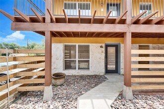 1915 Barge St in Austin, TX - Building Photo - Building Photo
