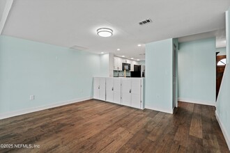 14750 Beach Blvd in Jacksonville, FL - Building Photo - Building Photo
