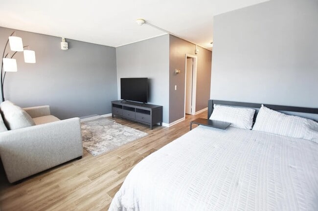 555 E William St, Unit 14H in Ann Arbor, MI - Building Photo - Building Photo