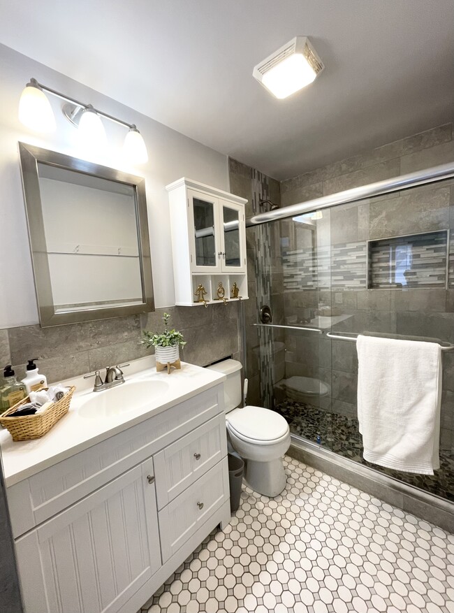 248 Pennsylvania Ave, Unit #2
