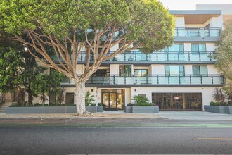 1115 SM Apartments in Santa Monica, CA - Building Photo - Building Photo