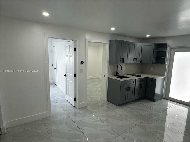 770 SE 4th Pl in Hialeah, FL - Building Photo - Building Photo