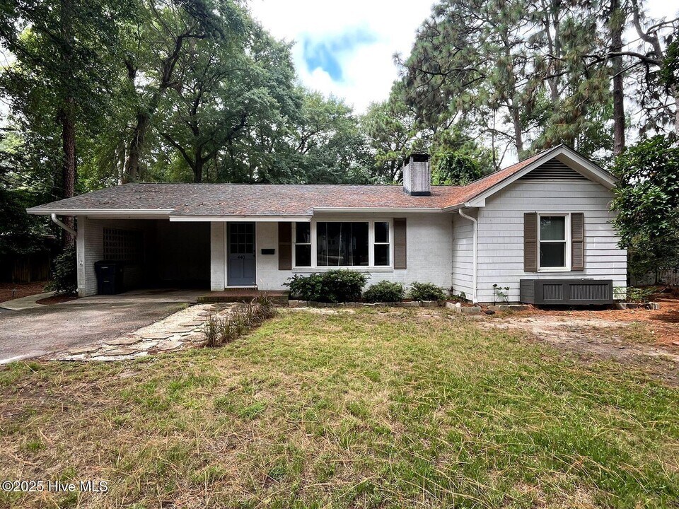 440 E Massachusetts Ave in Southern Pines, NC - Building Photo