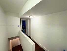 231 NW 109th Ave in Miami, FL - Building Photo
