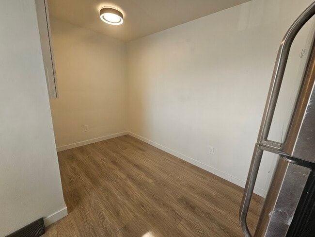 19 Wellington St in Welland, ON - Building Photo - Building Photo