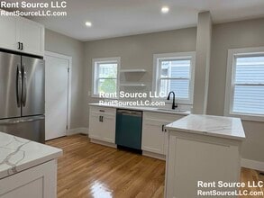 56 Gale St in Malden, MA - Foto de edificio - Building Photo
