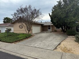 120 Glacier Cir in Vacaville, CA - Building Photo