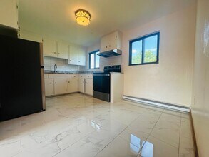 836 Sea St in Quincy, MA - Foto de edificio - Building Photo