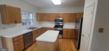 46858 Lawnes Creek Terrace in Sterling, VA - Building Photo - Building Photo
