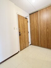 1653 Ouellette Ave in Windsor, ON - Building Photo - Building Photo