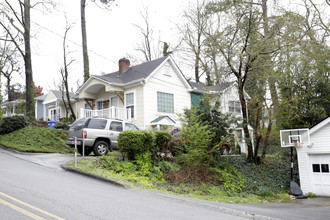 1381 Walker St in Gainesville, GA - Building Photo - Building Photo