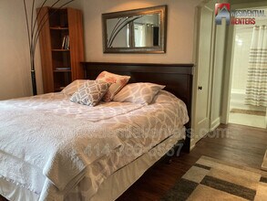 1028 E Juneau Ave in Milwaukee, WI - Building Photo - Building Photo