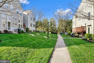842 Dewees Pl in Trappe, PA - Building Photo - Building Photo