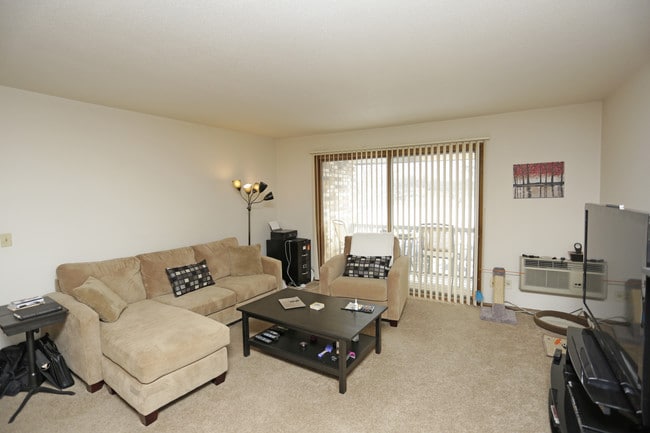 Westwood Chateau Apartments in St. Louis Park, MN - Foto de edificio - Interior Photo