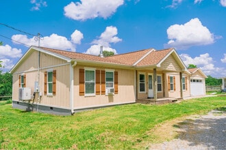 1503 Cornersville Hwy in Lewisburg, TN - Building Photo - Building Photo
