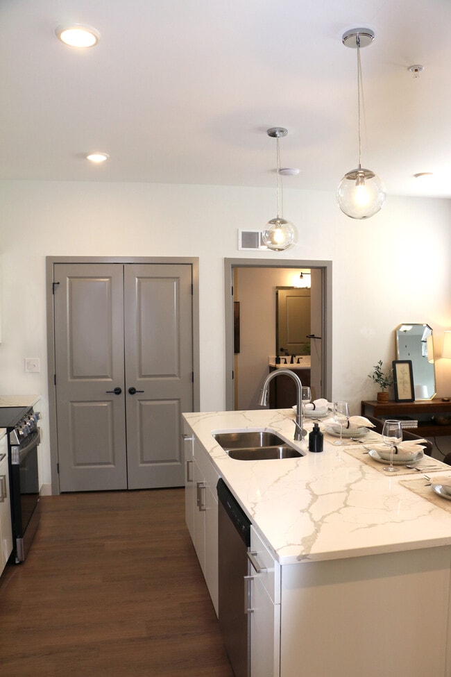 TERRA - Hilliard Bluffs in Rocky River, OH - Building Photo - Building Photo