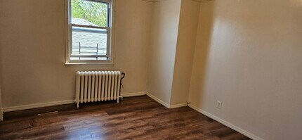 31 ave 103rd St in Queens, NY - Building Photo - Building Photo
