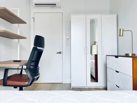 Furnished room/NOT APARTMENT in Brooklyn, NY - Building Photo