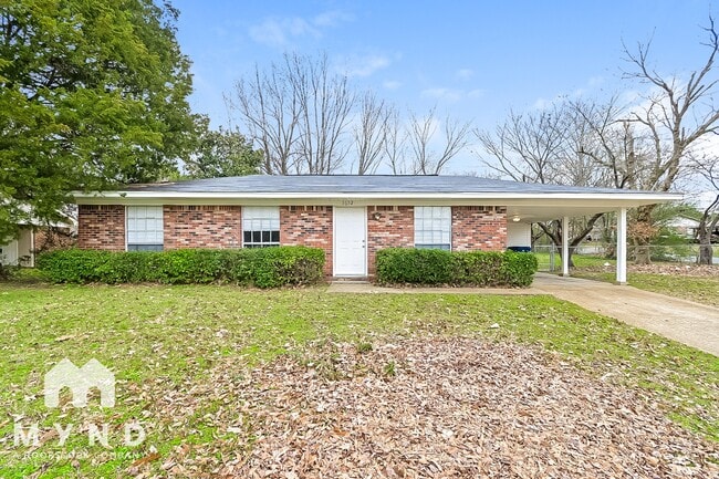 property at 5652 Chickasaw Dr