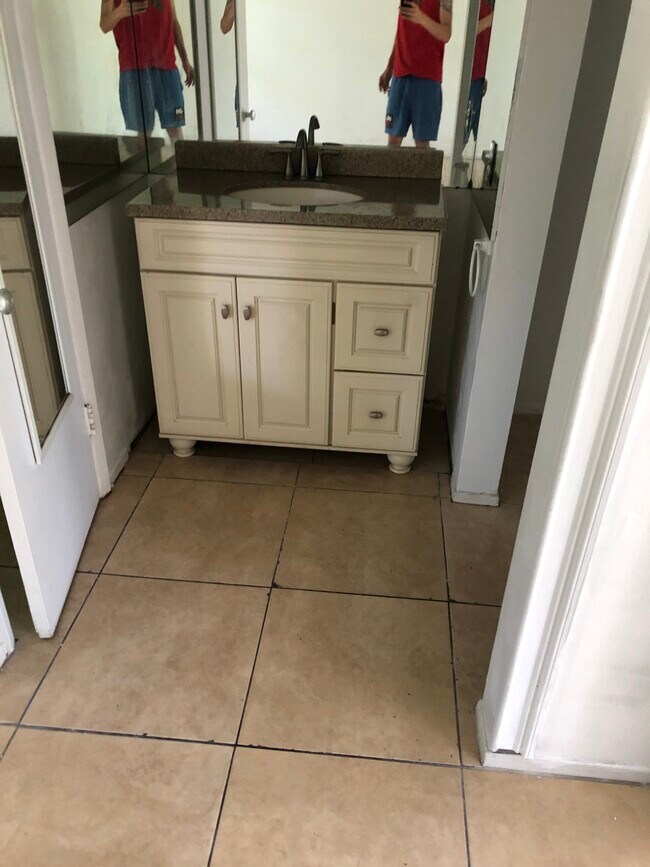 2918 N Ocean Blvd, Unit 1 bedroom in Fort Lauderdale, FL - Building Photo - Building Photo