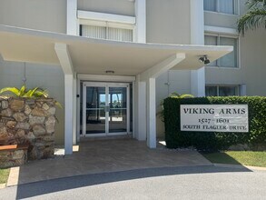 1527 S Flagler Dr, Unit 112f in West Palm Beach, FL - Foto de edificio - Building Photo