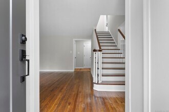 17 Brookdale Ave in Bloomfield, CT - Building Photo - Building Photo