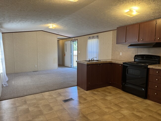 330 Gaither Rd in Millers Creek, NC - Building Photo - Building Photo