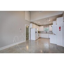 709 Maple St in Commerce, TX - Foto de edificio - Building Photo