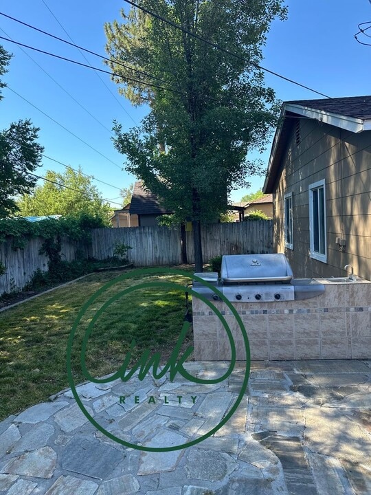 1835 N Division St in Carson City, NV - Building Photo