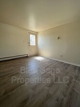 1010 Yates Ave in Marcus Hook, PA - Building Photo - Building Photo