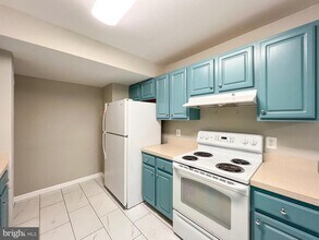 35 Pickering Ct in Germantown, MD - Building Photo - Building Photo