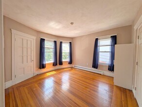 21 Dover St, Unit 2 in Cambridge, MA - Building Photo - Building Photo