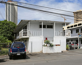 1697 Kalauokalani Way in Honolulu, HI - Building Photo - Building Photo