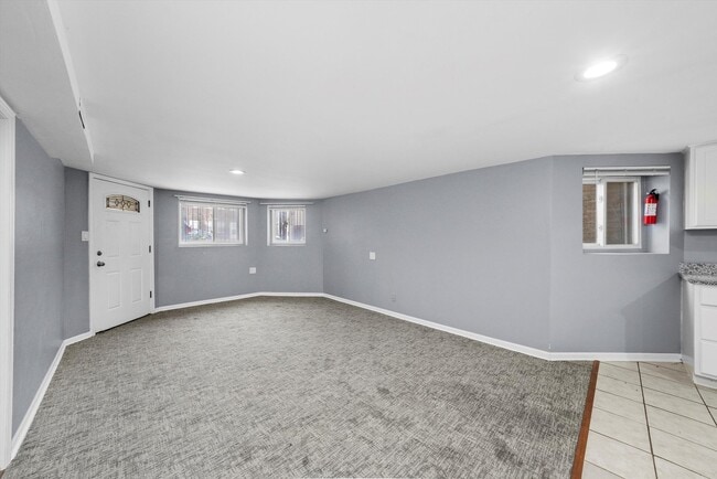 3353 W Evergreen Ave in Chicago, IL - Building Photo - Building Photo