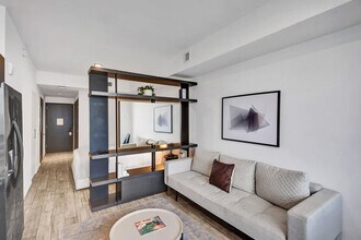 398 NE 5th St, Unit SI ID1504079P in Miami, FL - Building Photo - Building Photo