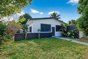 524 NE 160th Terrace in Miami, FL - Building Photo