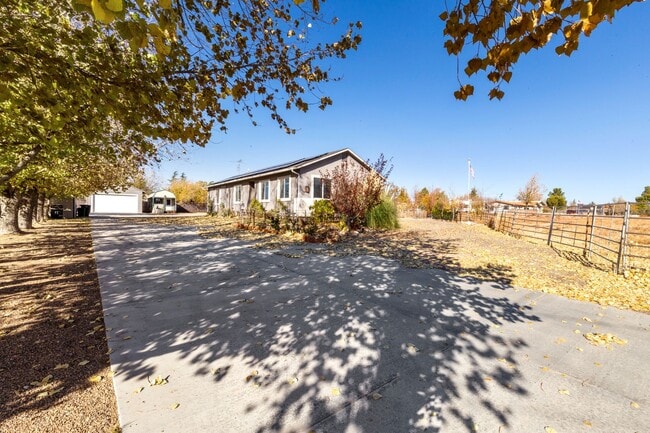 3340 N Lizard Ln in Chino Valley, AZ - Building Photo - Building Photo